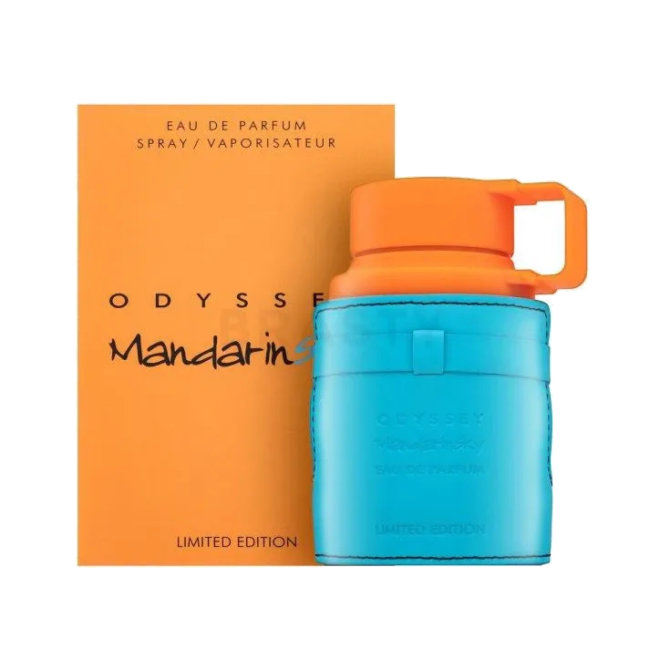 El frasco junto a su estuche naranja con letras negras, ambos sobre fondo blanco.