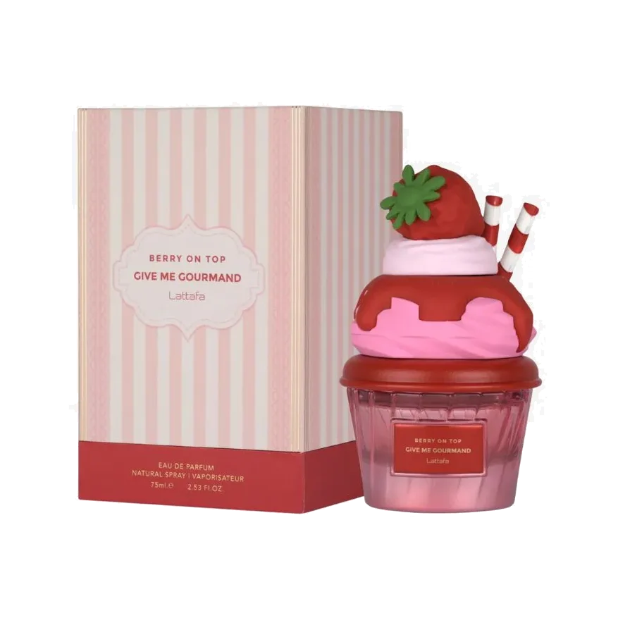 El frasco delante de su estuche a rayas rosa y crema, ambos sobre fondo blanco.