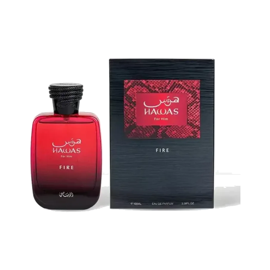 El frasco delante de su estuche negro con un recuadro de piel de serpiente roja, ambos sobre fondo blanco.
